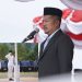 Bupati Kerinci Monadi memimpin upacara peringatan Hari Sumpah Pemuda ke-97 Tahun 2025 di Lapangan Kantor Bupati Kerinci, Bukit Tengah, Kecamatan Siulak, Selasa (28/10/2025). (Dok. Deko)