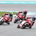 Pebalap muda binaan Astra Honda Motor bersaing ketat di lintasan Sirkuit Sepang, Malaysia, dalam putaran terakhir Idemitsu Asia Talent Cup (IATC) 2025, Minggu (26/10/2025) (Dok. Sinsen)