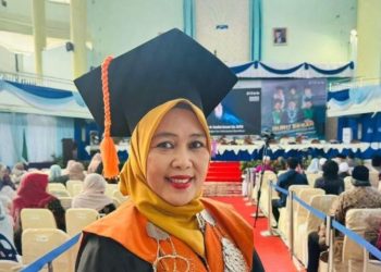 Dekan FEBI UIN STS Jambi, Dr. Rafidah, usai penetapannya sebagai Bendahara Umum AFEBIS periode 2025–2027 pada Kongres AFEBIS 2025 di Jambi. (Dok. Stepanus)