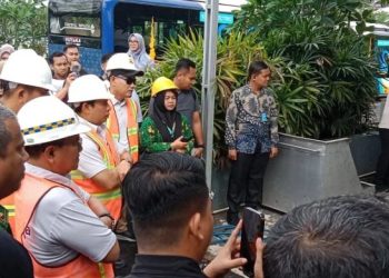 Para wali kota peserta Muskomwil II APEKSI Sumbagsel meninjau Instalasi Pengolahan Air Limbah (IPAL) Terpusat Sijenjang di Kota Jambi, Kamis, sebagai bagian dari agenda visitasi lapangan. (Dok. Stepanus)