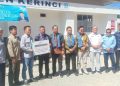 Bupati Kerinci Monadi (tengah) bersama jajaran Forkopimda dan perwakilan PT KMH saat launching Pelayanan RSUD Kabupaten Kerinci di Desa Sungai Pegeh, Kecamatan Siulak, Sabtu (1/11/2025). (Dok. Deko)