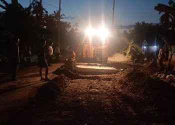 Alat berat disiagakan di ruas jalan rawan kemacetan di Kabupaten Tanjung Jabung Timur sebagai langkah antisipasi lonjakan lalu lintas menjelang Natal 2025 dan Tahun Baru 2026. (Dok . Daus)