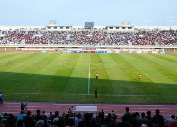 Suasana Stadion Swarna Bhumi Jambi saat laga final Gubernur Cup Jambi 2026 antara Kabupaten Merangin melawan Kota Jambi, Minggu (25/1/2026). (Dok. Stepanus)