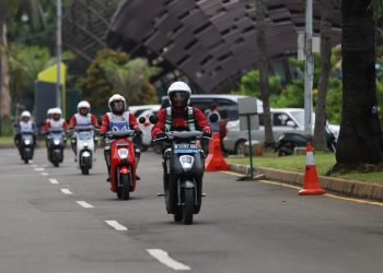 Ilustarsi Sejumlah pengendara sepeda motor mengikuti kegiatan edukasi keselamatan berkendara (Dok. Sinsen)