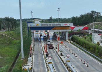 Kondisi lalu lintas di gerbang Tol Bangkinang saat libur panjang Isra Mi’raj 2026. (Dok. HK)