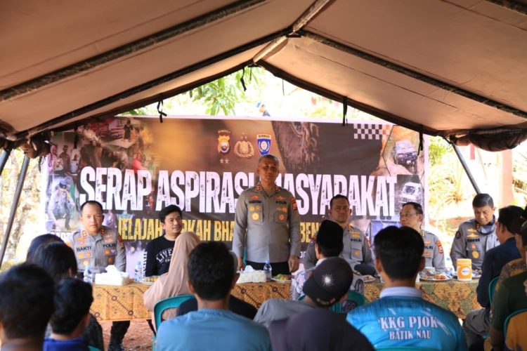 Kapolda Bengkulu Irjen Pol Mardiyono, S.I.K., M.Si., memimpin langsung kegiatan Offroad Jelajah Berkah Bhayangkara Polda Bengkulu ke - 2 yang digelar di Kecamatan Batik Nau, Kabupaten Bengkulu Utara, Sabtu (24/1/2026). (Dok/yola)