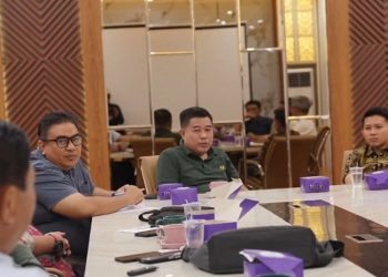 Kepala Dinas PUTR Provinsi Jambi, Muzakir dan Komisi III DPRD Kabupaten Merangin menggelar rapat koordinasi di Ruang Rapat Kerja Dinas PUTR Provinsi Jambi (Dok. Humas)