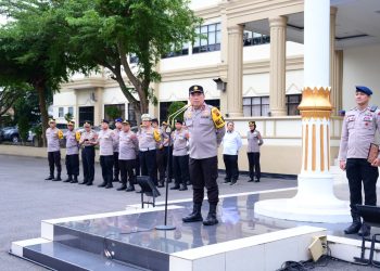 Wakapolda Jambi Brigjen Pol. B. Ali pimpin perdana apel pagi personel di Lapangan Hitam Mapolda Jambi pada Senin (9/2/2026) (dok
. Nahar)