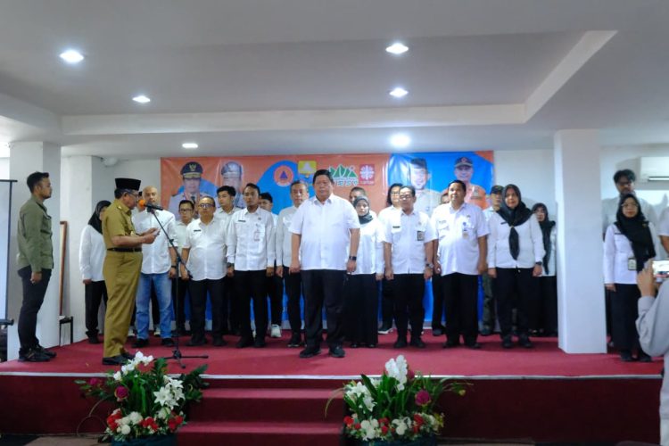 Wagub Sani pada Kukuhkan Pengurus FPRB Provinsi Jambi di Ruang Bulian, Grand  Hotel Jambi, Selasa (10/2/2026).(dok.stepanus)
