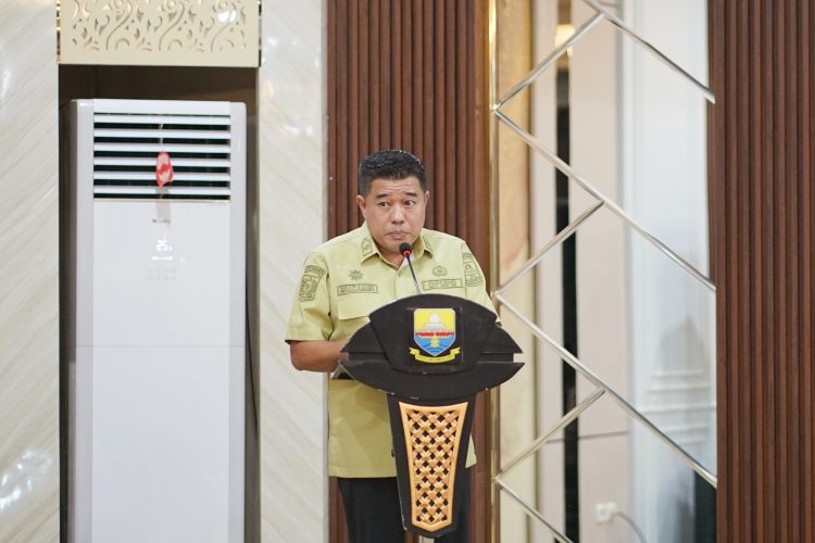 Kepala Dinas PUTR Provinsi Jambi, Muzakir saat menyampaikan sambutan pada rakor dan Sinkronisasi Forum OPD Bidang Pekerjaan Umum Kabupaten/Kota se-Provinsi Jambi, Jumat (6/2/2026), (Dok. Stepabus)