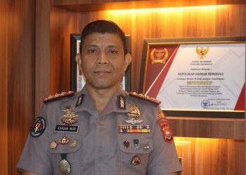Kapolres Bengkulu Utara, Bakti Kautsar Ali, memimpin langsung press release yang digelar Selasa malam (3/3/2026) pukul 21.45 WIB di Mapolres. (Dok/yl)