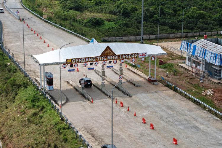 Gerbang Tol Musi Landas pada ruas Jalan Tol Trans Sumatera yang dikelola PT Hutama Karya (Persero). (Dok. Humas HK)