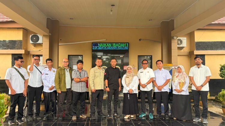 Kantor Pertanahan Kabupaten Bengkulu Tengah menerima kunjungan Kepala Subdirektorat Pengaturan Redistribusi Tanah Direktorat Landreform Kementerian ATR/BPN, Tejo Suryono, Kamis (5/3/2026). (Foto:Yl)