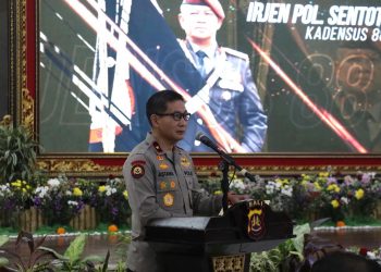 Wakapolda Bali Brigjen Pol. I Made Astawa, memberikan sambutan di acara Talkshow Segitiga Ekosistem Perlindungan Anak di Lingkungan Sekolah yang digelar di Gedung Presisi Polda Bali, Jumat (24/4). (Foto:yola)