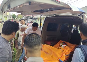 Polisi melakukan olah TKP dan mengamankan area, Selasa (21/4/2026). (Foto:yola)