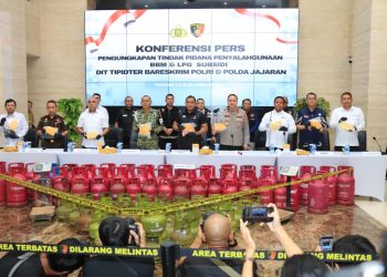 konferensi pers yang dipimpin Wakabareskrim Polri Irjen Pol. Nunung Syaifuddin, didampingi Dirtipidter Bareskrim Polri Brigjen Pol. Moh. Irhamni, Selasa (21/4/2026). (Foto:yola)