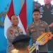 Wakapolri Dedi Prasetyo, menyerahkan dan meresmikan 378 unit rumah subsidi tipe 36 bagi PNPP dan masyarakat di wilayah Sulawesi Tenggara, Selasa (21/4). (Foto:yola)