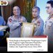 Wakapolri Komjen Pol. Dedi Prasetyo menyerahkan penghargaan IKPA terbaik kepada perwakilan Polda saat Rakernis Gabungan Empat Fungsi Pusat Polri 2026 di Rupattama Mabes Polri, Jakarta, Rabu (29/4/2026). (foto:yola)
