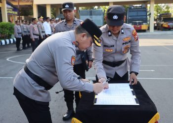 Kapolresta Bengkulu Kombes Pol Rahmad Hidayat memimpin sertijab pejabat utama, Kamis (23/4/2026). (Foto:yola)