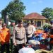 Kapolres Tanjab Timur AKBP Ade Candra memimpin apel kesiapsiagaan penanggulangan karhutla bersama unsur Forkopimda dan instansi terkait di lapangan Mapolres Tanjab Timur, Senin (27/4/2026). (Dok. Daus)