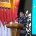 Wakil Gubernur Jambi Abdullah Sani menyampaikan sambutan saat menghadiri pelantikan DPW APPSI Provinsi Jambi di Auditorium Rumah Dinas Gubernur Jambi, Senin (20/4/2026) malam. (Dok. Stepanus)