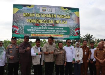 Gubernur Jambi Al Haris bersama Wakil Menteri Pertanian Sudaryono dan jajaran Forkopimda menghadiri pelantikan DPD HKTI dan Wanita Tani Provinsi Jambi di Muaro Jambi, Selasa (21/4/2026). (Dok. Erit)