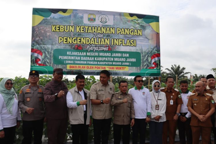 Gubernur Jambi Al Haris bersama Wakil Menteri Pertanian Sudaryono dan jajaran Forkopimda menghadiri pelantikan DPD HKTI dan Wanita Tani Provinsi Jambi di Muaro Jambi, Selasa (21/4/2026). (Dok. Erit)
