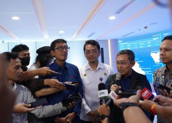 Direktur Utama Hutama Karya Koentjoro memberikan keterangan kepada awak media usai peluncuran aplikasi Mozy dan peresmian Command Center pengelolaan jalan tol di Jakarta, Rabu (22/4/2026). (Dok. Humas HK)