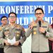 Kapolda Jambi Irjen Pol. Krisno H. Siregar (kanan) bersama Kabid Humas Polda Jambi Kombes Pol. Erlan Munaji (kiri) menyampaikan keterangan pers terkait perkembangan penyidikan kasus narkotika di Mapolda Jambi. (Dok. Nahar)
