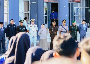 Kepala Kantor Pertanahan Kabupaten Bengkulu Tengah, Lestariana Marwassari, mengikuti upacara peringatan Hari Otonomi Daerah ke-30, Senin (27/4/2026). (Foto:Yola)