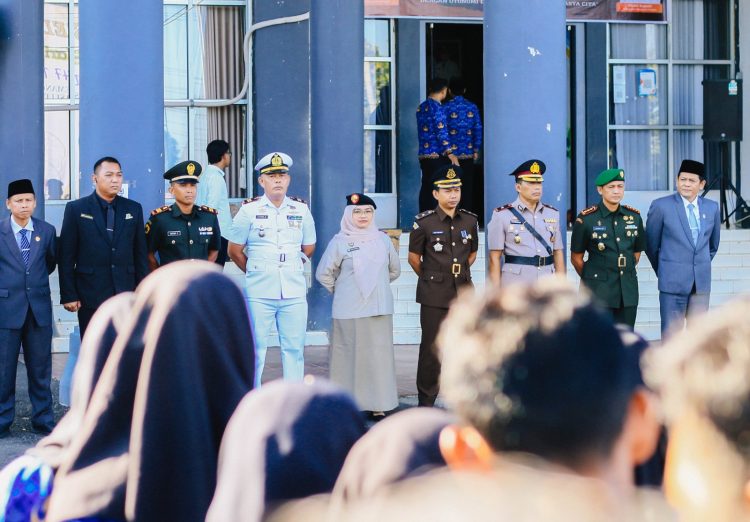 Kepala Kantor Pertanahan Kabupaten Bengkulu Tengah, Lestariana Marwassari, mengikuti upacara peringatan Hari Otonomi Daerah ke-30, Senin (27/4/2026). (Foto:Yola)