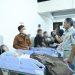 Petugas dan pejabat terkait meninjau korban kecelakaan kereta api di fasilitas kesehatan, sementara Jasa Raharja memastikan jaminan biaya perawatan bagi para korban di Stasiun Bekasi Timur, Senin (27/4/2026). (Dok. Humas JR Jambi)