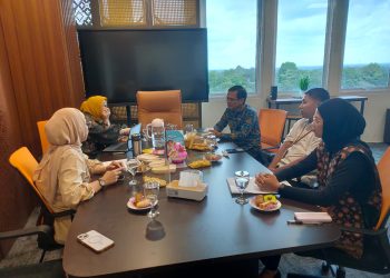 Perwakilan Ombudsman RI Provinsi Jambi saat melakukan pemantauan pelaksanaan UTBK SNBT 2026 di Universitas Jambi, Selasa (28/4/2026) (Dok. Stepanus)