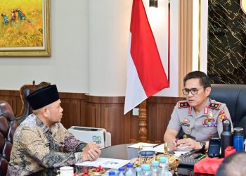 Kapolda Jambi Irjen Pol. Krisno H. Siregar menerima audiensi Kepala Kanwil HAM Jambi Sukiman di ruang kerja Kapolda, Rabu (29/4/2026). (Dok. Humas)