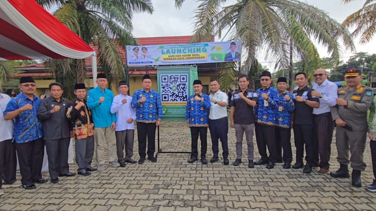 Perwakilan Polda Jambi bersama Bupati Bungo dan unsur Forkopimda berfoto usai peluncuran barcode kotak amal berbasis data terintegrasi di Lapangan Kantor Bupati Bungo, Rabu (29/4/2026). (Dok. Humas)