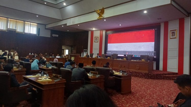 Rapat paripurna DPRD Provinsi Bengkulu penyampaian rekomendasi LKPJ Gubernur 2025, Senin (13/4/2026). (Foto:yola)