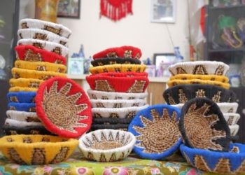 Beragam keranjang buah berbahan dasar eceng gondok hasil karya Ny. Riko, pelaku UMKM asal Jambi. (Dok. Erit)