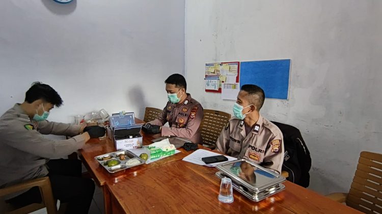 Sidokkes Polres Kepahiang melaksanakan kegiatan pemeriksaan Food Security di Dapur MBG SPPG Polres Kepahiang, Kamis (7/5/2026). (Foto:ist)