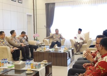 Kapolda Bengkulu Irjen Pol Mardiyono, S.I.K., M.Si. menerima kunjungan silaturahmi dari jajaran Komite Olahraga Nasional Indonesia (KONI) Provinsi Bengkulu, Kamis (30/4). (Foto:yola)