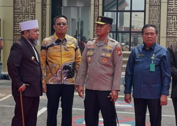 Ketua DPRD Provinsi Bengkulu, Sumardi, bersama Gubernur Helmi Hasan, hadir langsung menyambut Saiful Bahri Siregar di Kantor Kejati Bengkulu, Kamis (30/4/2026). (Foto:yola)