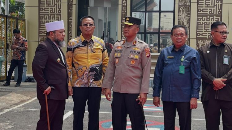 Ketua DPRD Provinsi Bengkulu, Sumardi, bersama Gubernur Helmi Hasan, hadir langsung menyambut Saiful Bahri Siregar di Kantor Kejati Bengkulu, Kamis (30/4/2026). (Foto:yola)
