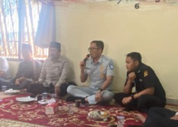 Ditlantas Polda Jambi, Samsat Kota Jambi, dan Jasa Raharja memberikan edukasi kepada warga Kelurahan Aur Kenali, Kota Jambi, Sabtu (9/5/2026). (Dok. Redaksi)