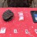 Barang bukti berupa empat paket diduga narkotika jenis sabu, dompet kecil, plastik klip bening, dan telepon seluler yang diamankan Satresnarkoba Polresta Jambi dari seorang pria berinisial A di kawasan Kelurahan Rajawali, Kecamatan Jambi Timur, Kamis (7/5/2026). (Dok. Humas)