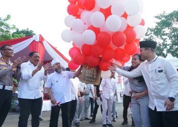 Pemerintah Provinsi Bengkulu meluncurkan program pemutihan pajak kendaraan bermotor sekaligus undian hadiah emas total 12 gram bagi wajib pajak taat, Jumat (1/5/2026). (Foto:yola)