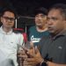 Kuasa hukum dr. DK memberikan klarifikasi kepada awak media di Polsek Telanaipura, Sabtu (2/5/2026) (Dok.Redaksi)