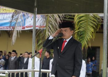 Gubernur Jambi Al Haris saat memimpin upacara peringatan Hari Otonomi Daerah ke-30 dan Hari Pendidikan Nasional 2026 tingkat Provinsi Jambi di Lapangan Kantor Bupati Bungo, Senin (4/5/2026). (Dok. Kominfo)