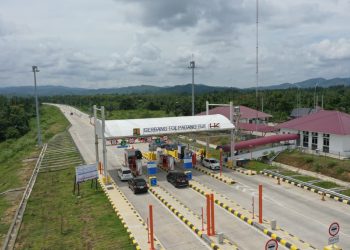 Suasana Gerbang Tol Padang Tiji di ruas Jalan Tol Trans Sumatera (Dok. Humas HK)