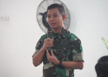 Brigjen TNI Nyamin saat memberikan keterangan dalam kegiatan silaturahmi dengan Wali Kota Sungai Penuh di Rumah Dinas Wali Kota, Selasa (5/5/2026), (Dok. Penrem)
