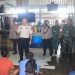 Kepala Lapas Kelas IIA Jambi Syahroni Ali memberikan penjelasan kepada warga binaan saat kegiatan di dalam lapas, Selasa (5/5/2026). (Dok. Humas)