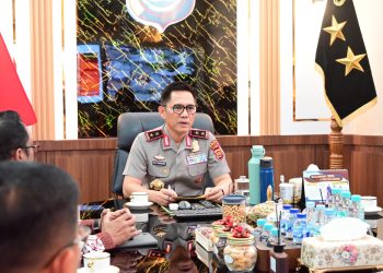 Kapolda Jambi Irjen Pol. Krisno H. Siregar menerima kunjungan silaturahmi jemaat Gereja Protestan di Indonesia bagian Barat (GPIB) di Mapolda Jambi, Rabu (6/5/2026). (Dok. Humas)